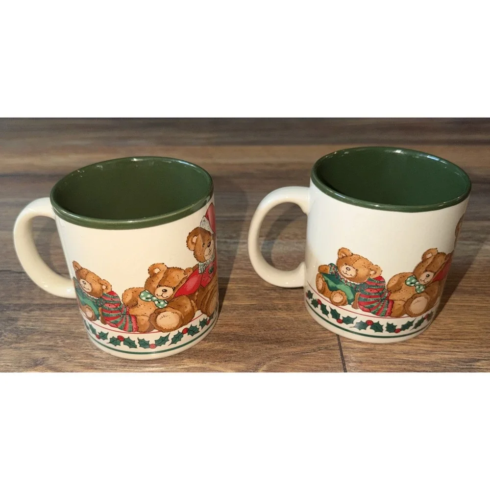 VTG 1987 Pair 2 Christmas Teddy Bear Mugs Made In Korea‎ Potpourri Press Green